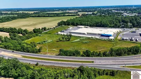 297 Treeland Dr, Mayfield, KY 42066