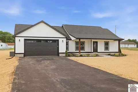 389 Washington Dr, Almo, KY 42020