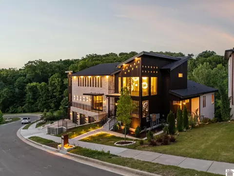 5824 Woodland Hills Dr, Nashville, TN 37211