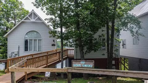 329 Bayside Dr, Grand Rivers, KY 42045