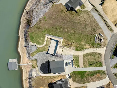 583 Sherwood Dr, Gilbertsville, KY 42029
