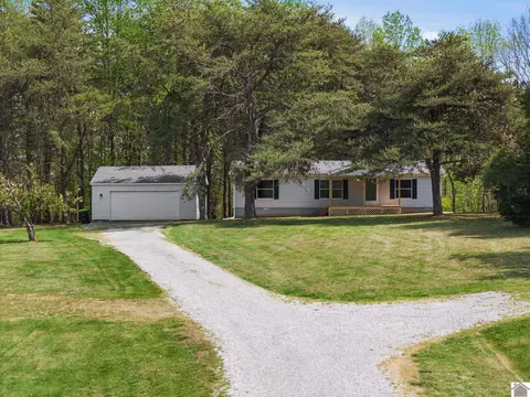 11724 Farmersville Rd, Princeton, KY 42445