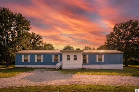 212 Virginia Cir, Cadiz, KY 42211