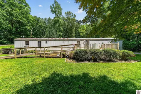 293 Thomas Dr, Murray, KY 42071
