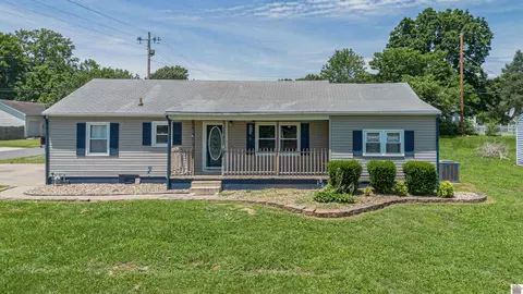 737 E 6th Ave, Calvert City, KY 42029