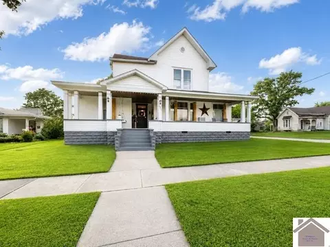 621 Girard St, Metropolis, IL 62960