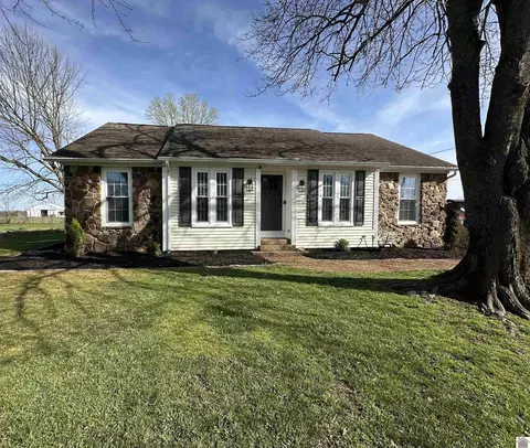 38 Lamb Dr, Sedalia, KY 42079