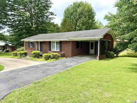 798 Meadow Ln, Murray, KY 42071