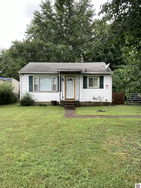 2823 Fairmont St, Paducah, KY 42003
