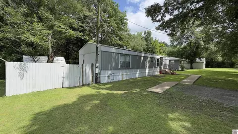 3110 Shelbourne St, Paducah, KY 42001