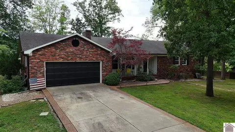 260 Briarwood Dr, Paducah, KY 42003