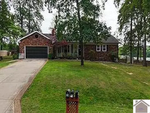 260 Briarwood Dr, Paducah, KY 42003