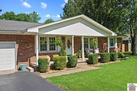 411 Briarcliff Dr, Paducah, KY 42003