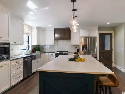 Kitchen - 809 Bagwell, Murray, KY 42071 photo 7 of 7