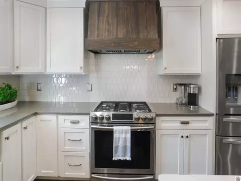 Kitchen - 809 Bagwell, Murray, KY 42071 photo 5 of 7