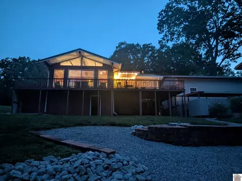 751 Ridge Dr, Cadiz, KY 42211