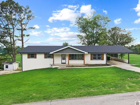 36 Cardinal Dr, Cadiz, KY 42211