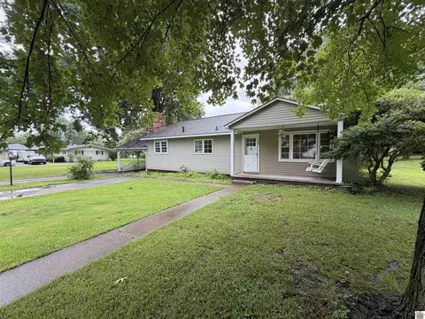 126 W Third St, Calvert City, KY 42029