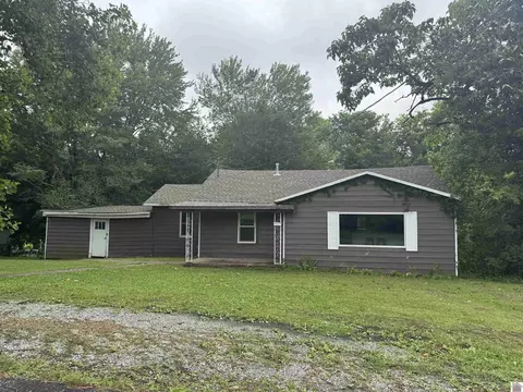 1622 Walnut St, Benton, KY 42025