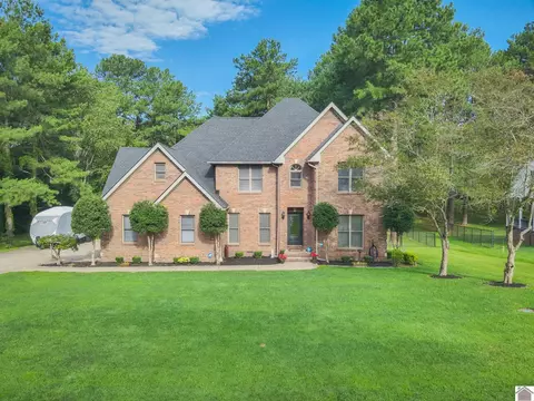 16 Greenwood Pl, Paducah, KY 42003