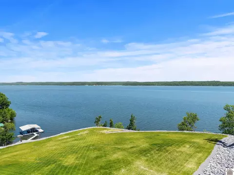 378 Little Oaks Ln, Murray, KY 42071