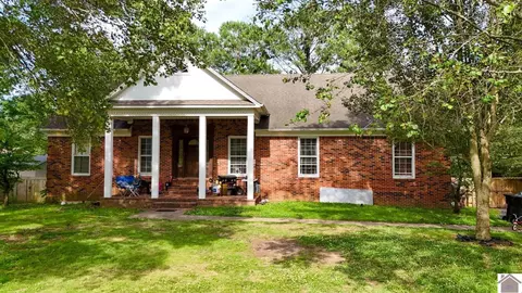1509 London Dr, Murray, KY 42071