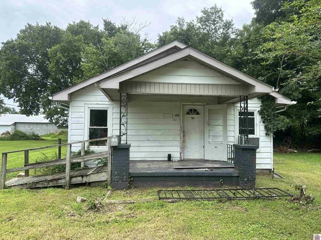 212 S 1st St, Mayfield, KY 42066