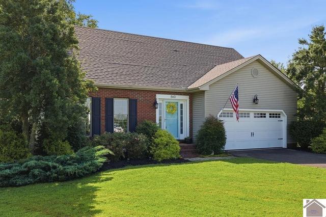 860 Oaks Country Club Rd, Murray, KY 42071