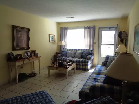 3237 Jack Gray Dr, Paducah, KY 42001 photo 2