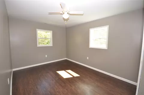 709 Pine St, Benton, KY 42025 photo 2