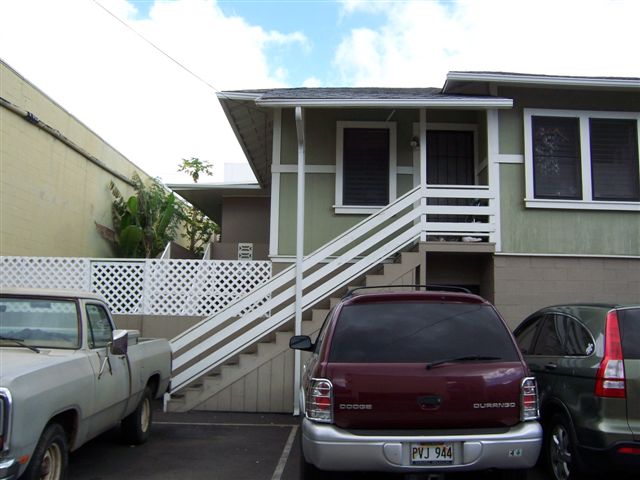 1732 Democrat St, Honolulu, HI 96819 photo 1