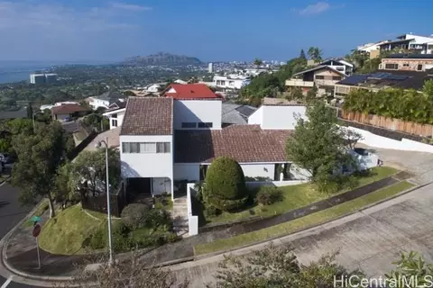 1591 Hoaaina St, Honolulu, HI 96821 photo 1