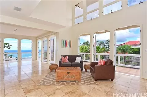 421 Maono Loop, Honolulu, HI 96821 photo 1