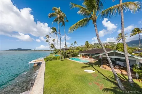 202 Wailupe Cir, Honolulu, HI 96821