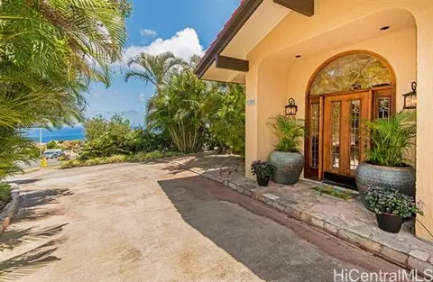 5388 Poola St, Honolulu, HI 96821 photo 1