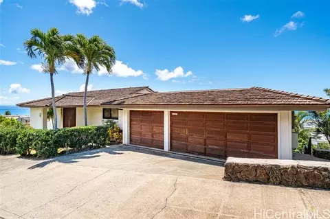 1569 Hoaaina St, Honolulu, HI 96821 photo 1