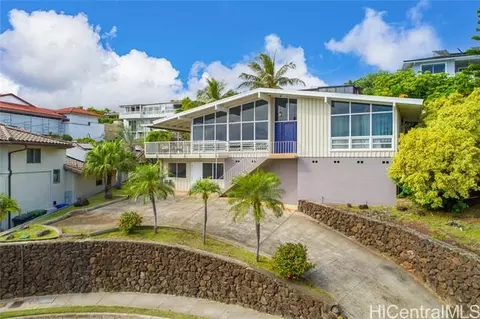 1404 Laamia Pl, Honolulu, HI 96821 photo 1