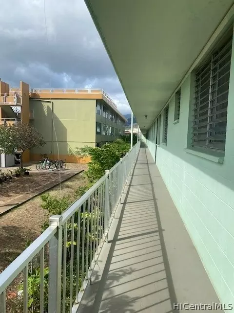 775 Mcneill St #214B, Honolulu, HI 96817