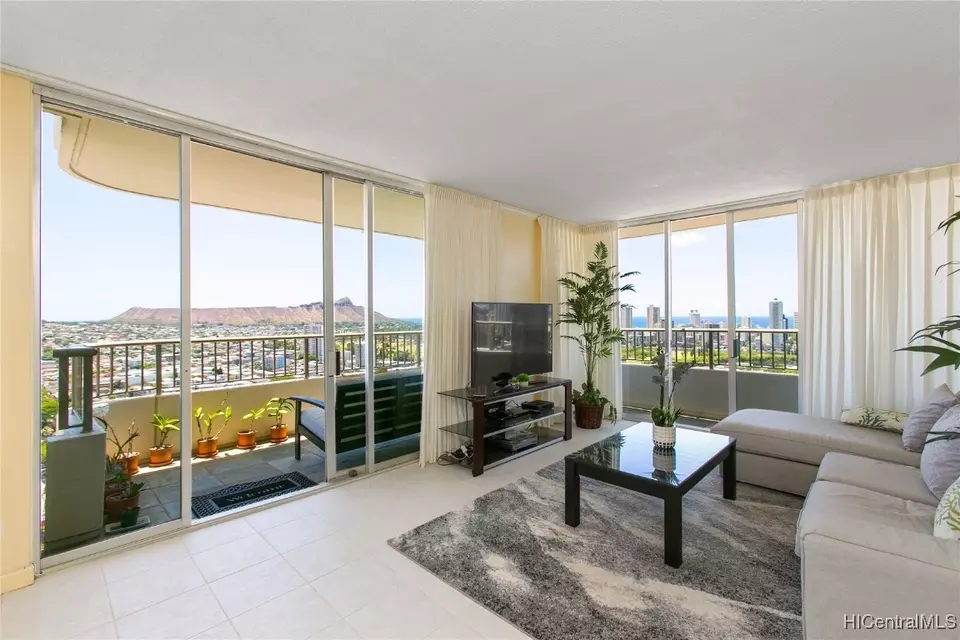  2825 S King St #3001, Honolulu, HI 96826 photo 1