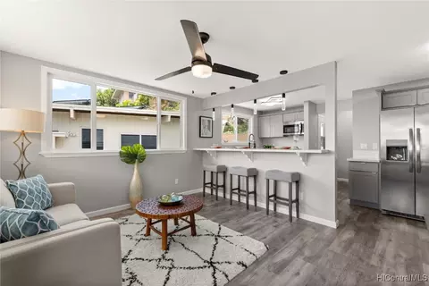 664 Aipuni St, Honolulu, HI 96821 photo 1