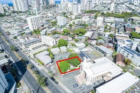 902 University Ave #C, Honolulu, HI 96826