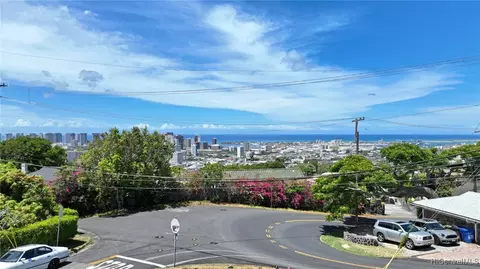 1108 Alewa Dr, Honolulu, HI 96817