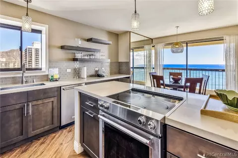 2470 Kalakaua Ave #1901, Honolulu, HI 96815