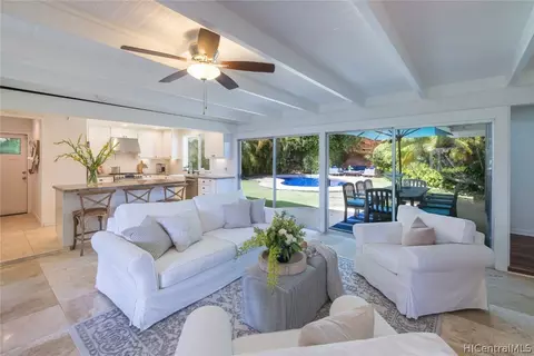 526 Ahina St, Honolulu, HI 96816