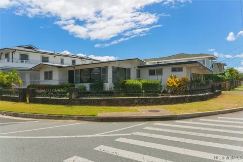 94-251 Paiwa St, Waipahu, HI 96797