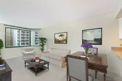 1314 Kalakaua Ave #807, Honolulu, HI 96826