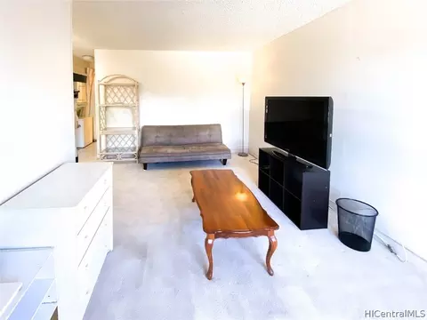 1670 Kalakaua Ave #506, Honolulu, HI 96826