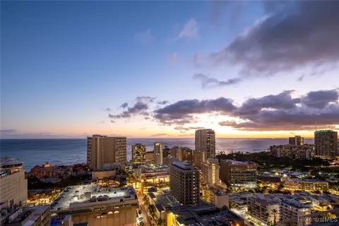 2240 Kuhio Ave #3306, Honolulu, HI 96815