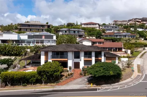 1712 Laukahi St, Honolulu, HI 96821