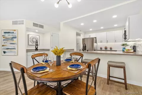555 Hahaione St #3G, Honolulu, HI 96825